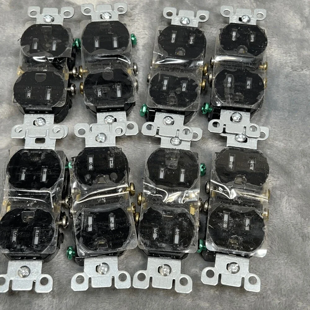 Leviton T5320-E 15A 125V Tamper Resistant Duplex Outlet Black Lot of 8